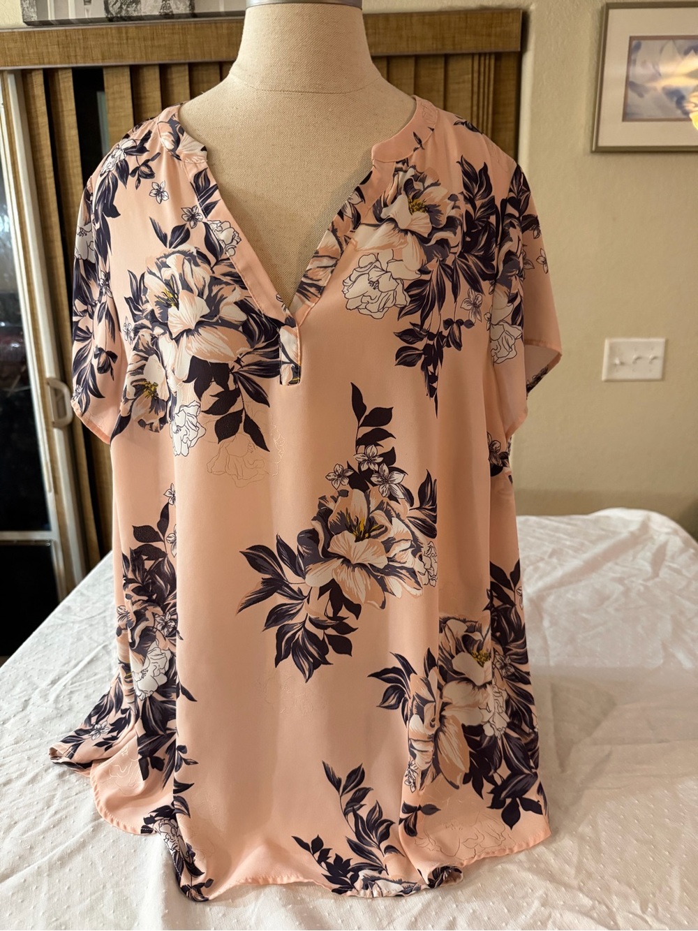 torrid Blush Peach Floral V-Neck Blouse